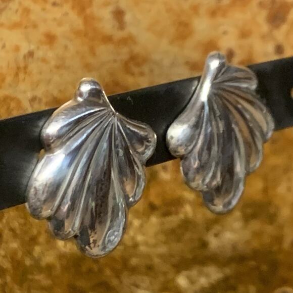 Sterling Silver Swirl Stud Earrings Vintage - Picture 5 of 6